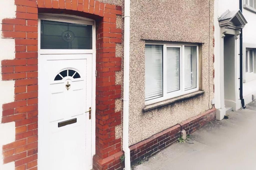 Urban Music Style Townhouse In Swansea City Center エクステリア 写真