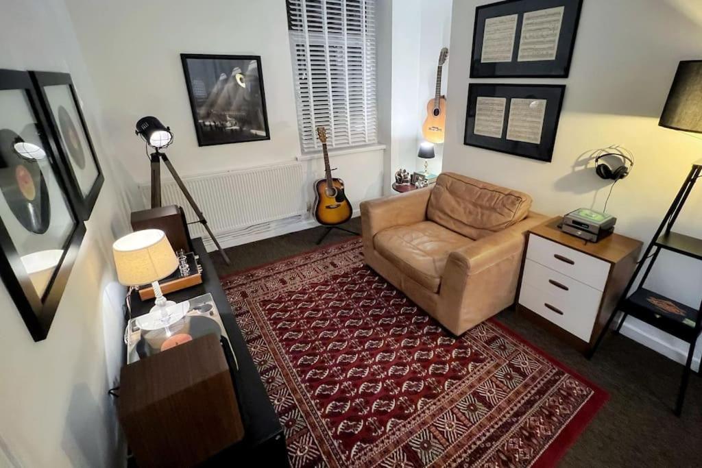 Urban Music Style Townhouse In Swansea City Center エクステリア 写真