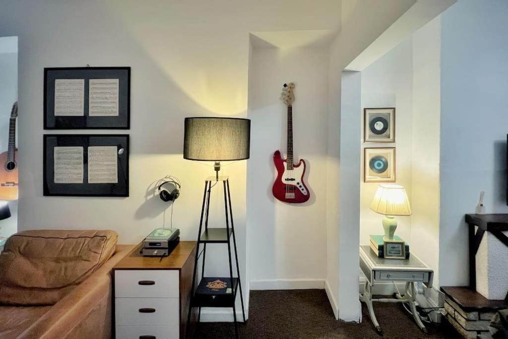 Urban Music Style Townhouse In Swansea City Center エクステリア 写真