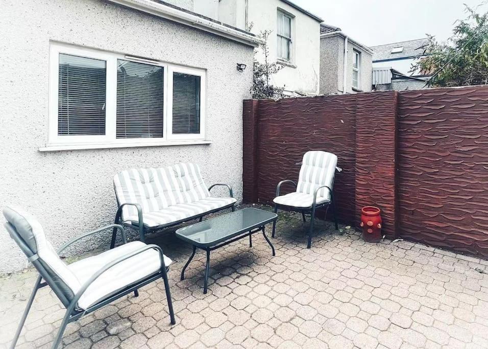 Urban Music Style Townhouse In Swansea City Center エクステリア 写真