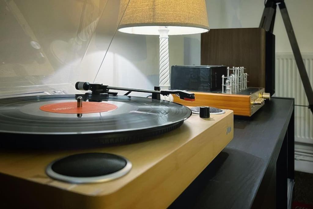 Urban Music Style Townhouse In Swansea City Center エクステリア 写真